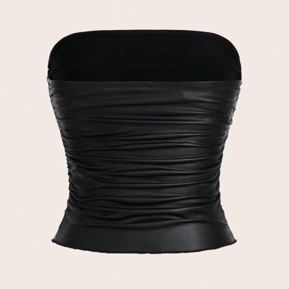 Black Strapless Ruched Top - Picture 2 of 3